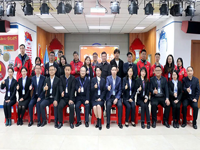 守初心 聚活力 创未来丨EMC易倍集团2022 年度总结表扬大会圆满竣事